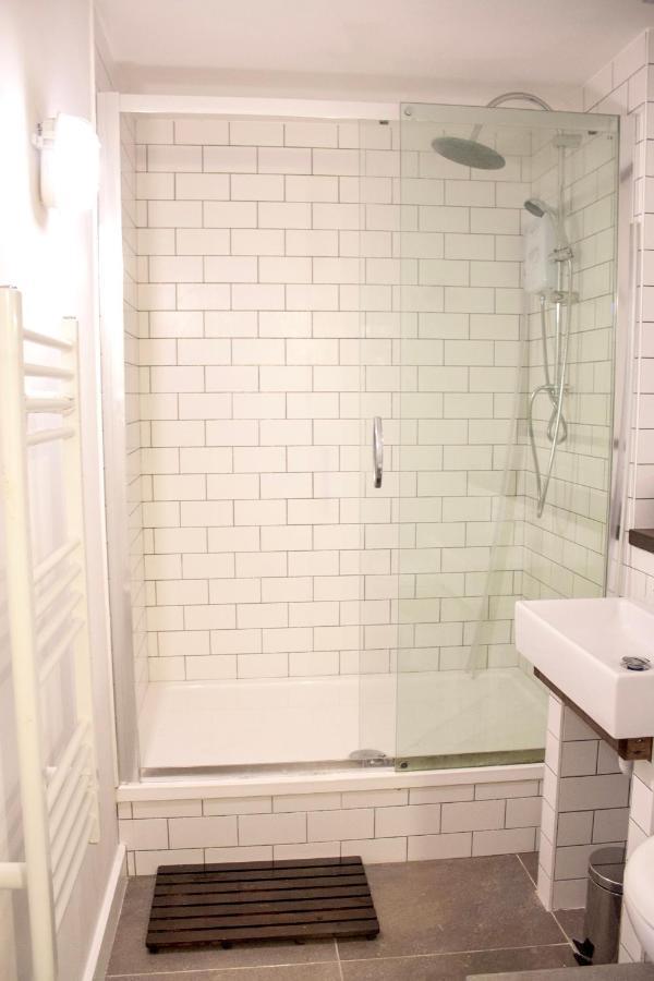 Spacious Industrial Style Apartment 伦敦 外观 照片