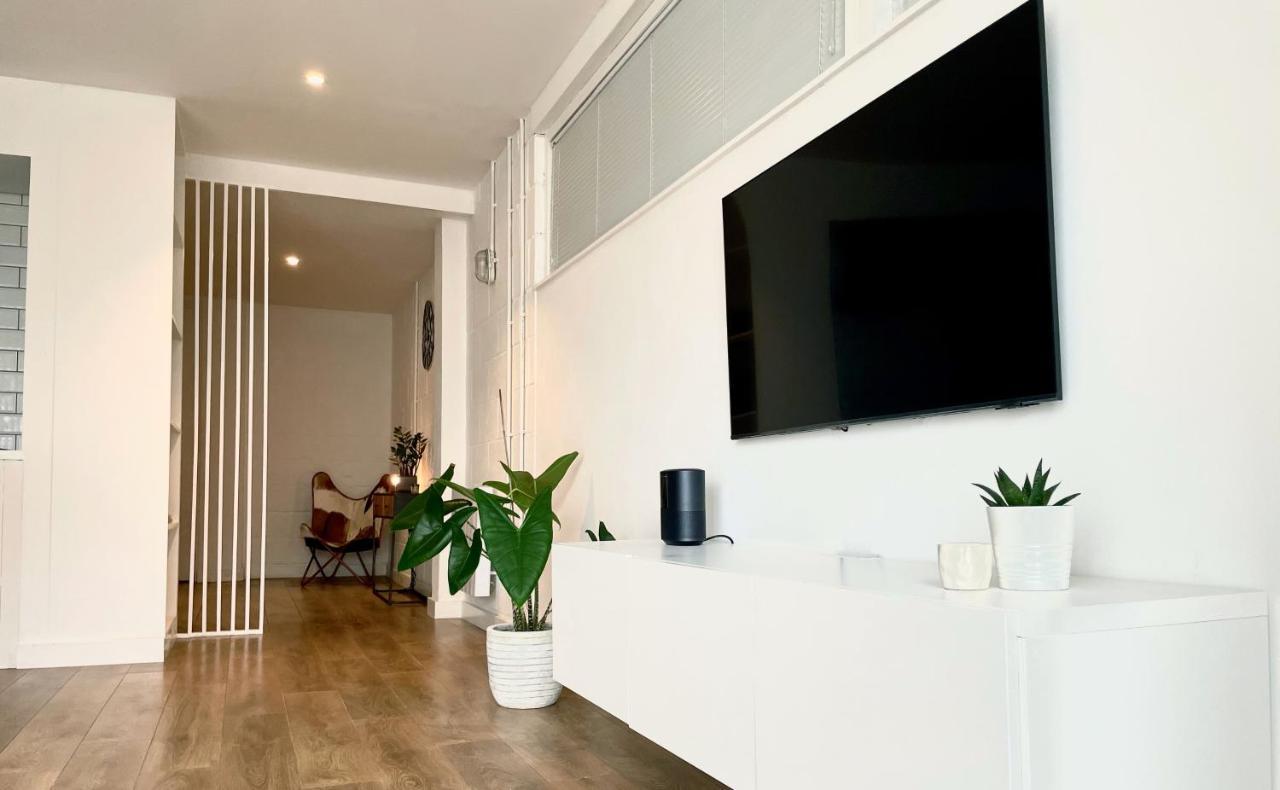 Spacious Industrial Style Apartment 伦敦 外观 照片